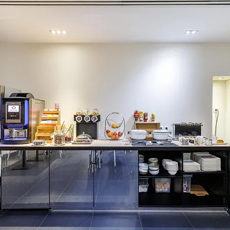Adagio Centre 3*