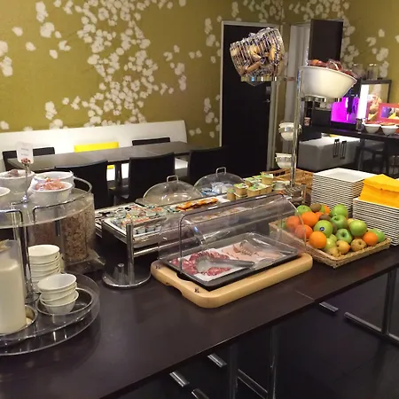 Hotel apartamentowy Adagio Centre 3*