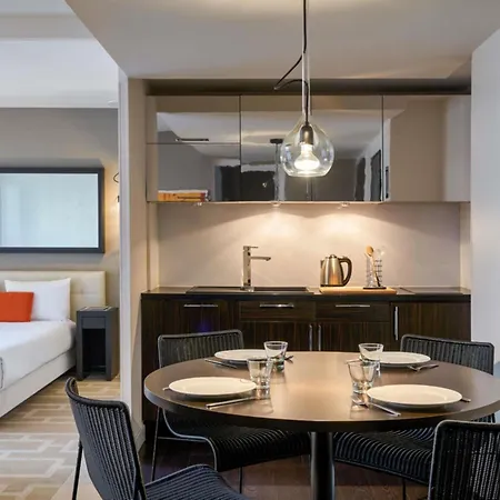 Adagio Centre Hotel apartamentowy 3*