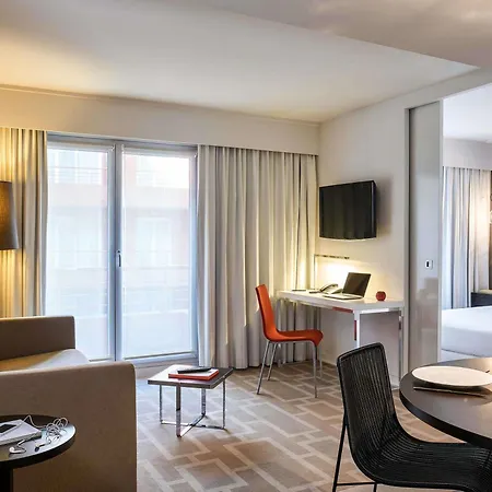 Hotel apartamentowy Adagio Centre 3*