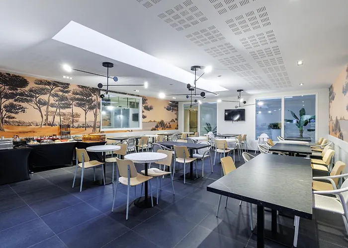 Adagio Centre Hotel apartamentowy 3*