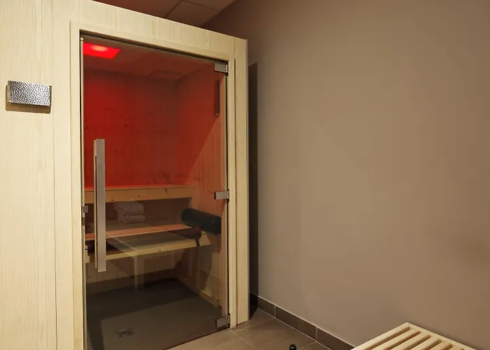Adagio Centre 3*