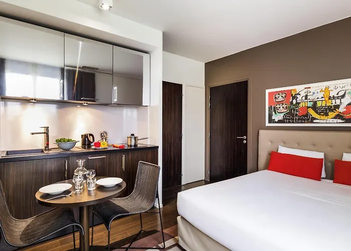 Adagio Centre 3*