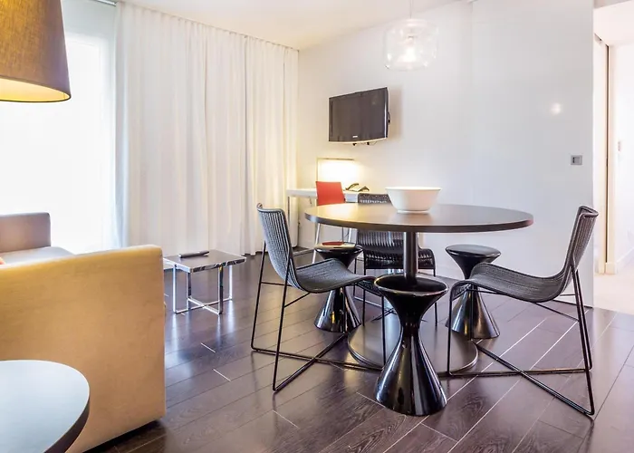 Adagio Centre 3*