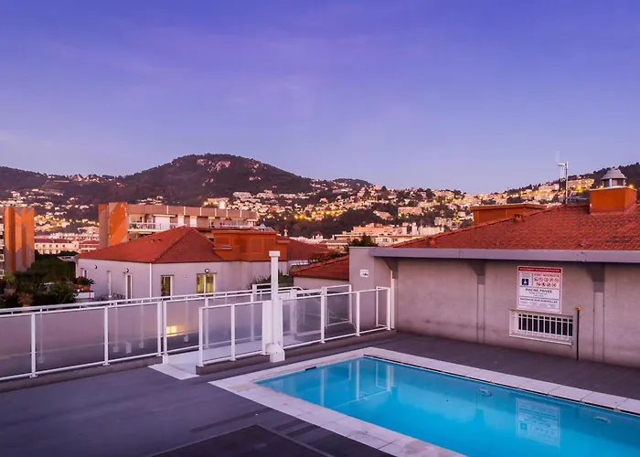 Adagio Centre 3*