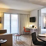 Adagio Centre
