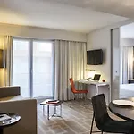 Adagio Centre