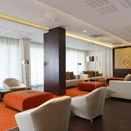 Adagio Centre Aparthotel 3*