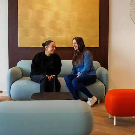 מלון דירות Adagio Centre 3*