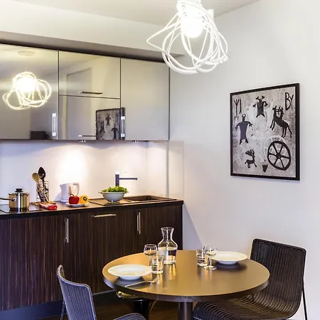 Lägenhetshotell Adagio Centre 3*