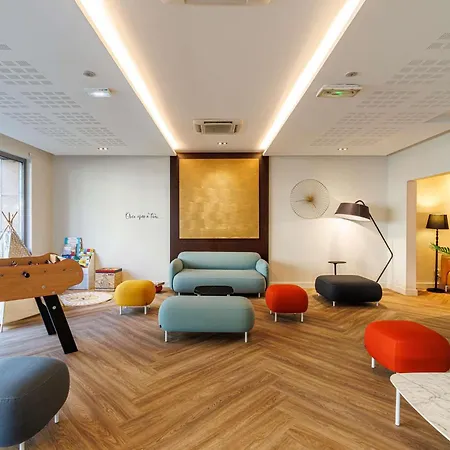 Adagio Centre