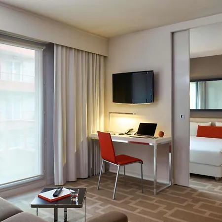 Adagio Centre 3*