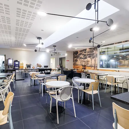 Ξενοδοχείο με διαμερίσματα Adagio Centre 3*