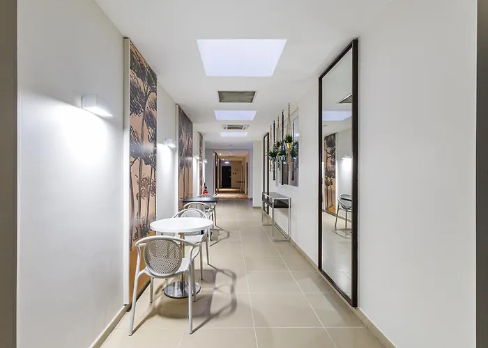 Adagio Centre