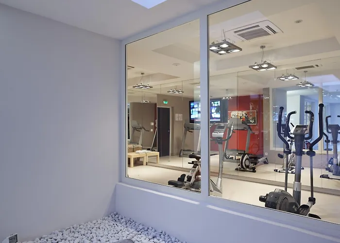 Adagio Centre Aparthotel 3*