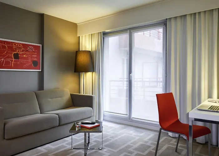 Adagio Centre 3*