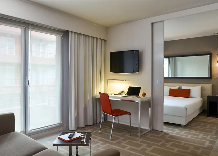 Adagio Centre Aparthotel Nizza