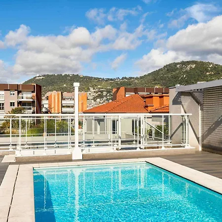 Hotel apartamentowy Adagio Centre 3*