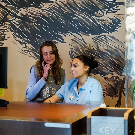 Adagio Centre Aparthotel 3*