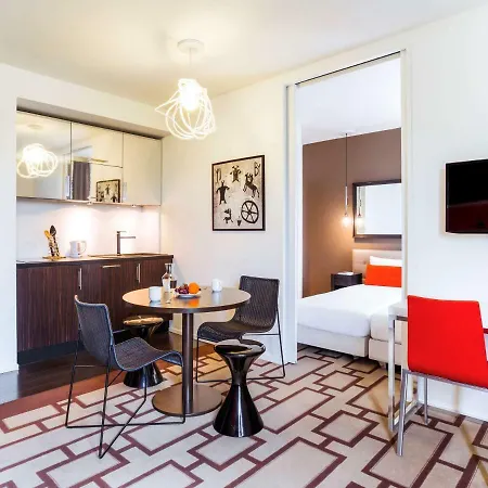 Adagio Centre Aparthotel 3*