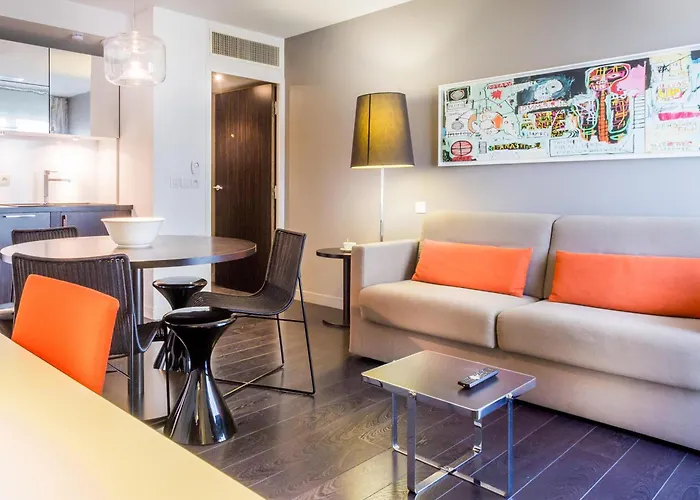 Adagio Centre 3*