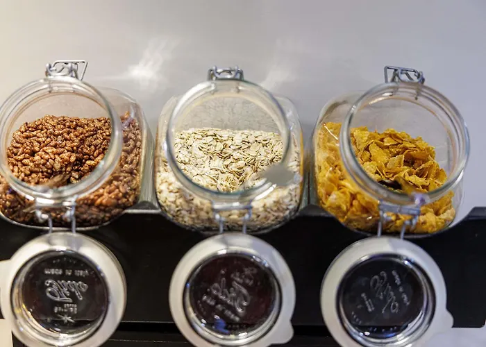 Adagio Centre 3*