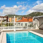 Adagio Centre 3*